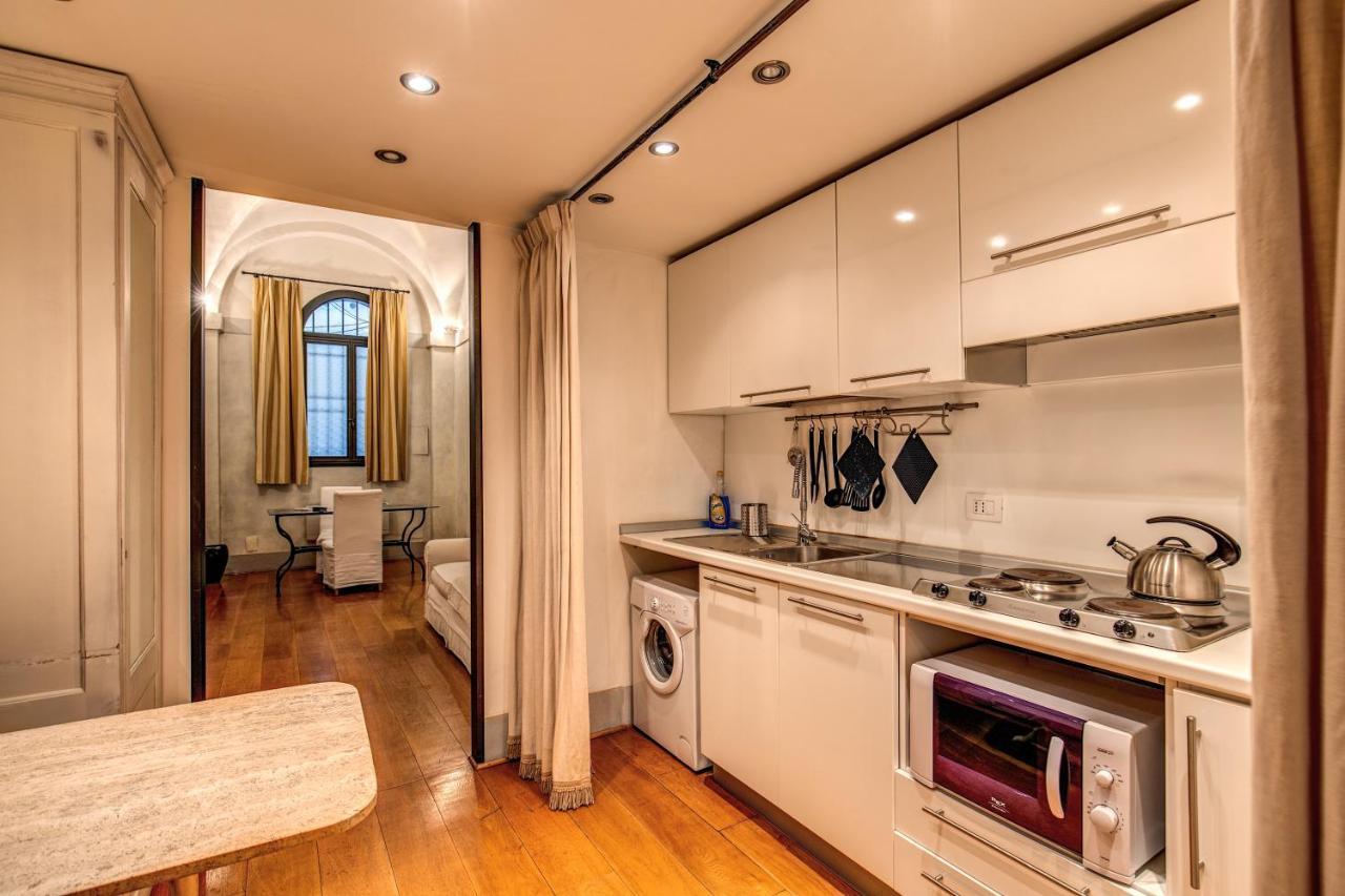 Magenta Luxury Specchi Roma
