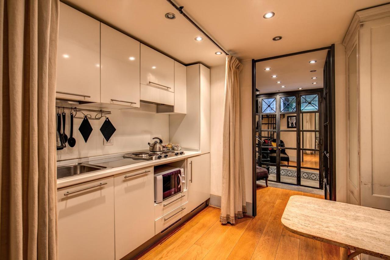 Magenta Luxury Specchi Casa vacanze Roma