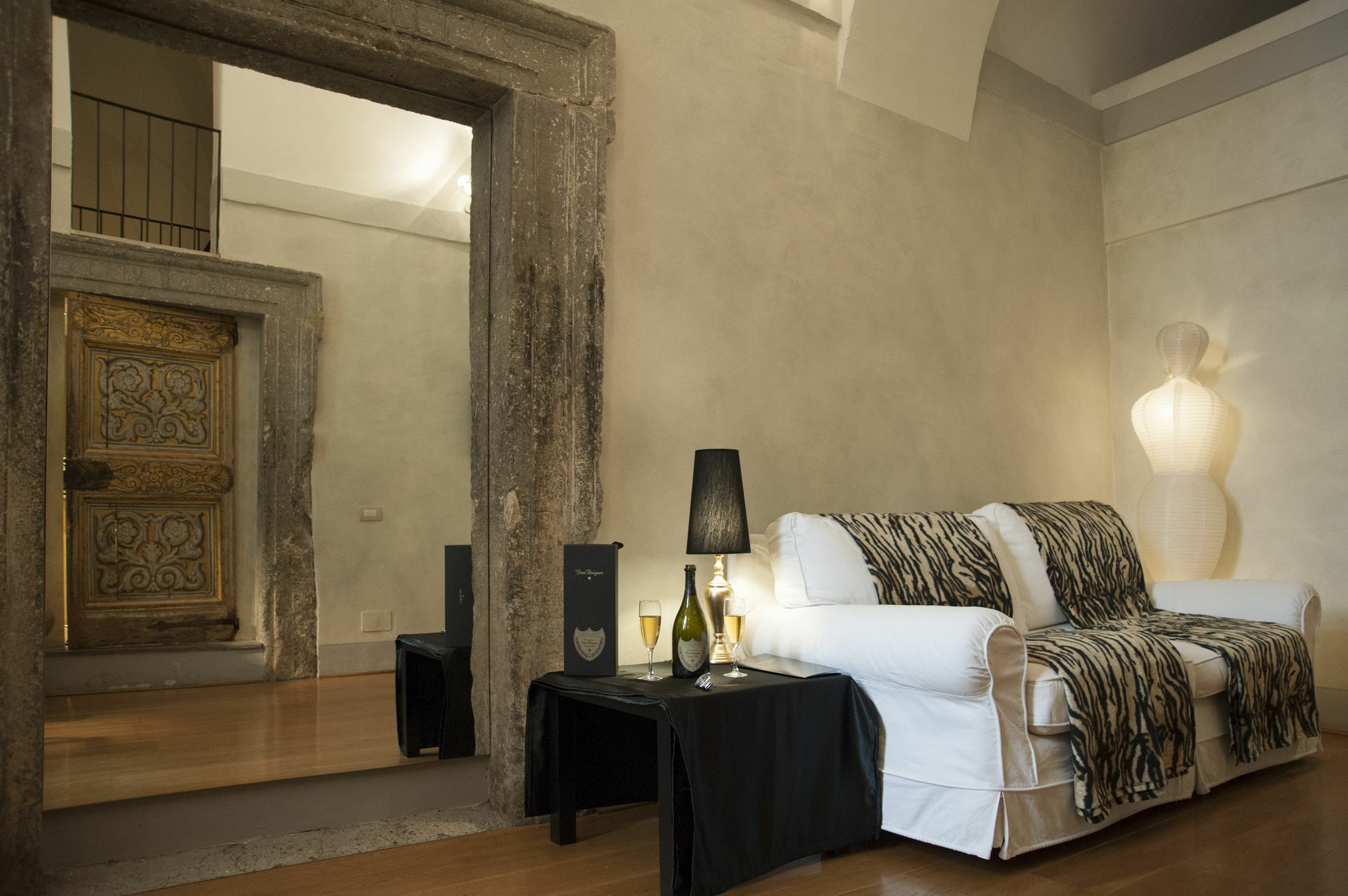 Magenta Luxury Specchi